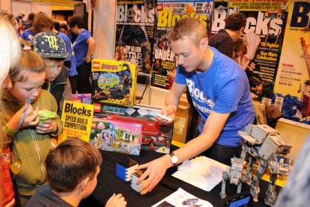 Blocks Magazine Stand