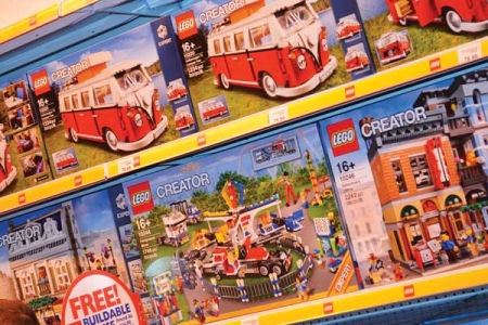 BRICK Toys R Us