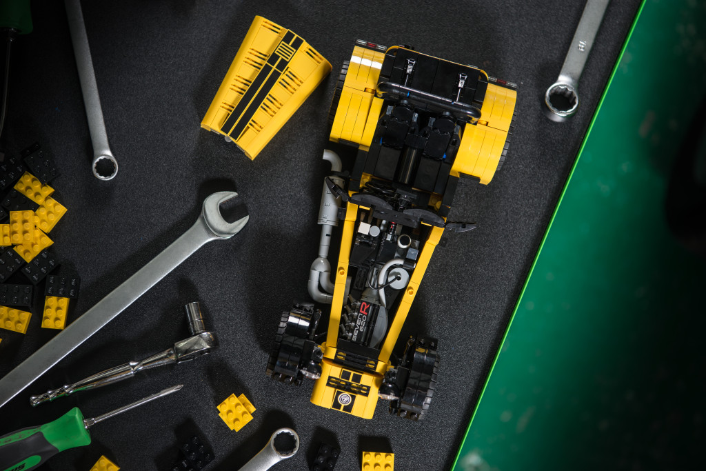 LEGO Caterham 620R at BRICKLIVE